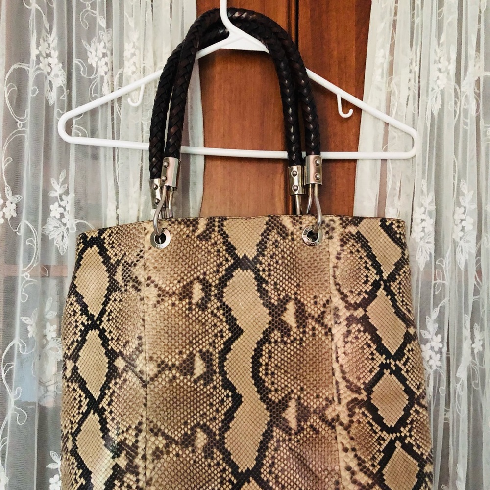 Beautiful leather Michael Kors bag ( made in Italy )